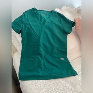 Green FIGS Scrubs Set XXS top and XXS Petite Pants